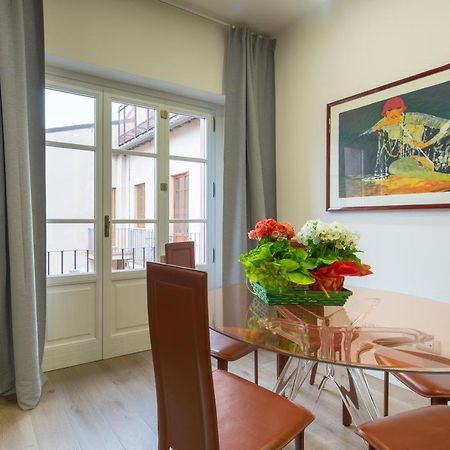 Stunning & Luxurious 1Br Apt 1 Min Walk By Duomo فلورنس المظهر الخارجي الصورة