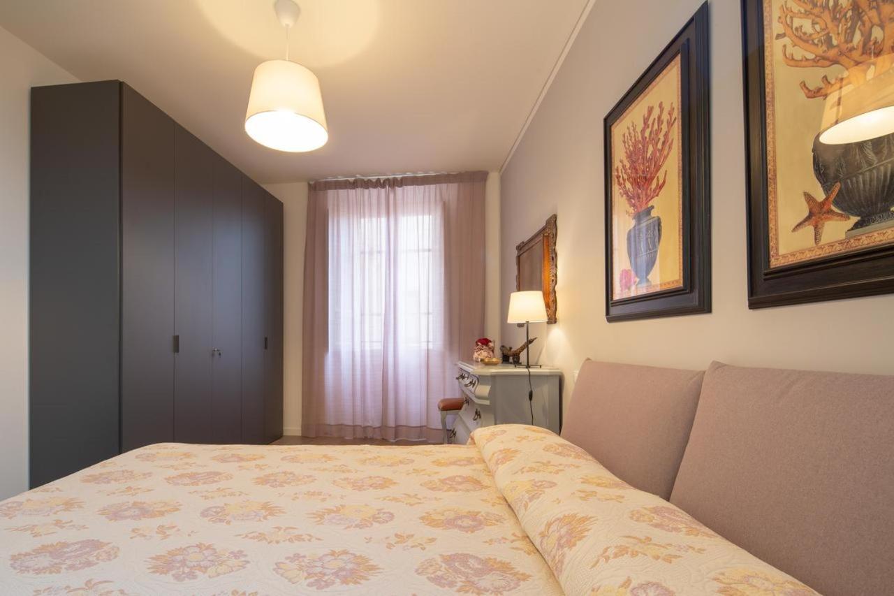 Stunning & Luxurious 1Br Apt 1 Min Walk By Duomo فلورنس المظهر الخارجي الصورة
