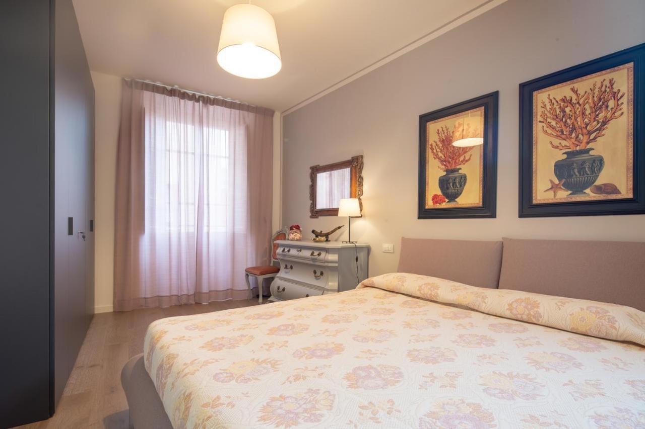 Stunning & Luxurious 1Br Apt 1 Min Walk By Duomo فلورنس المظهر الخارجي الصورة